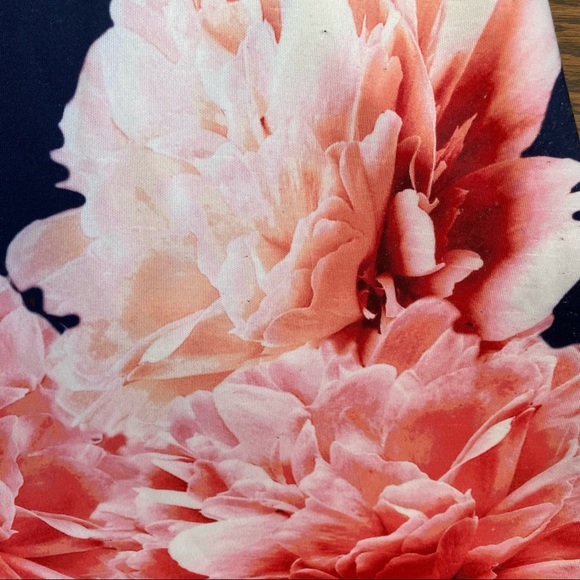 Guess - Navy bold floral Dress - size 10 - Picture 5 of 12